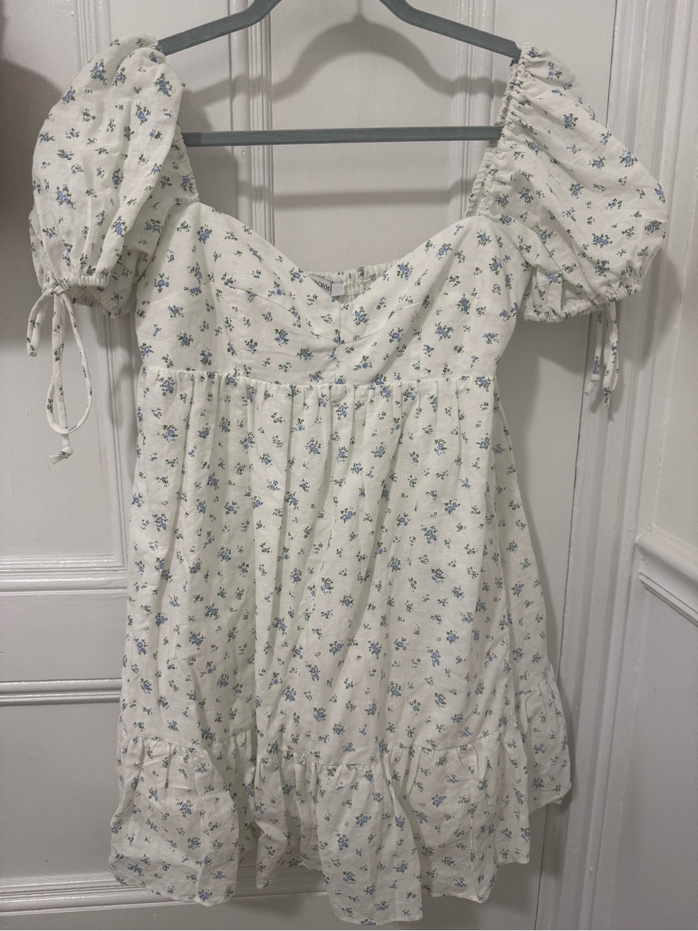 White Floral Puff-Sleeve Dress